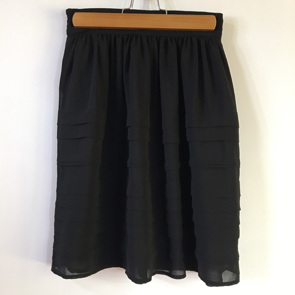 Black H&M ruffled chiffon skirt - Picture 3 of 8